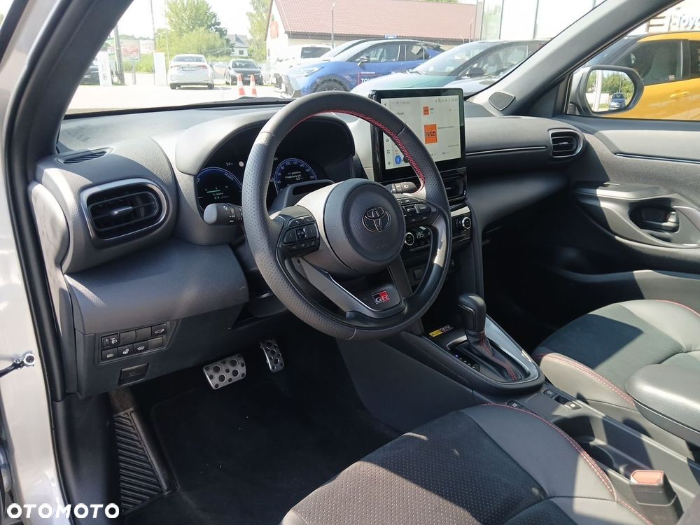 Toyota Yaris Cross Hybrid 1.5 GR Sport - 18