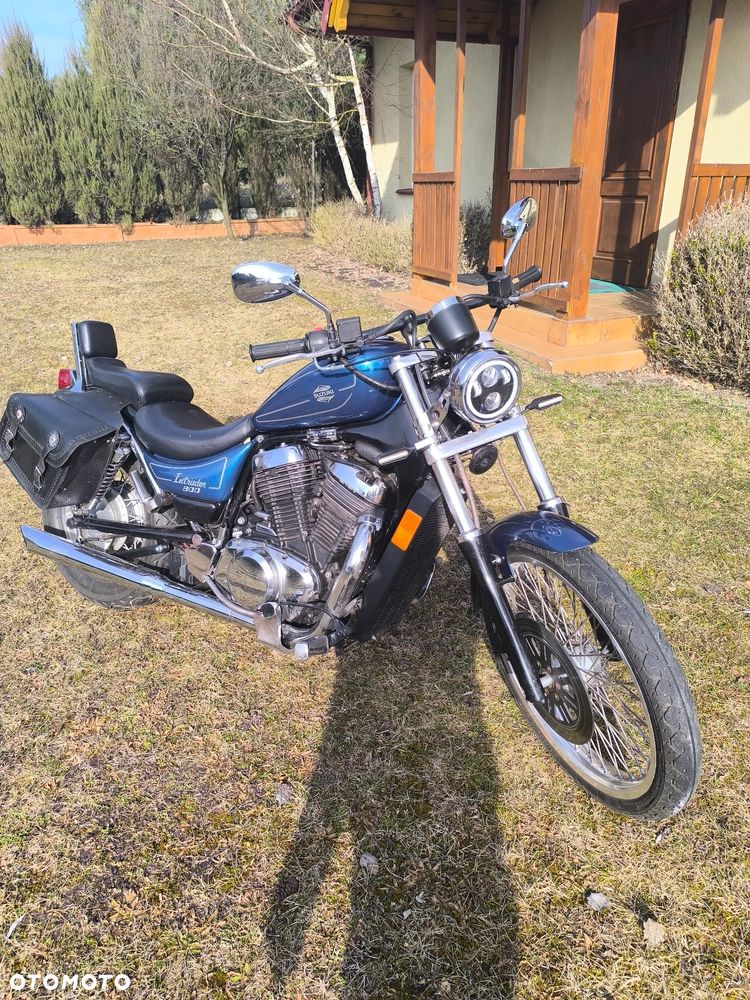 Suzuki Intruder - 6