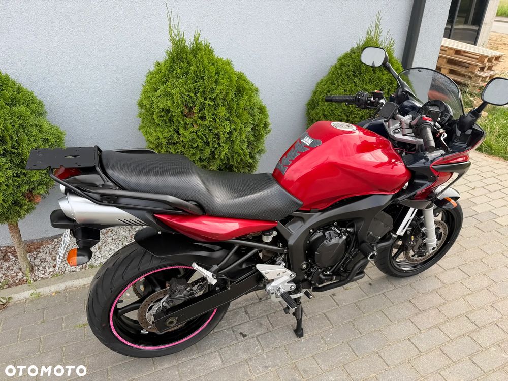 Yamaha FZ - 28
