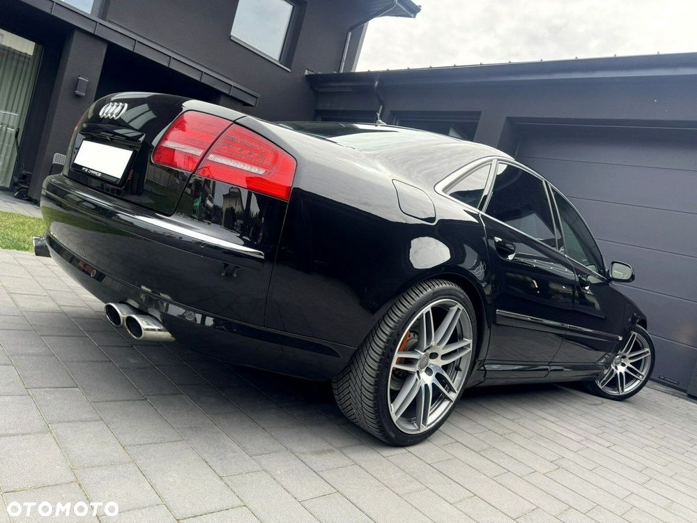 Audi A8 - 4
