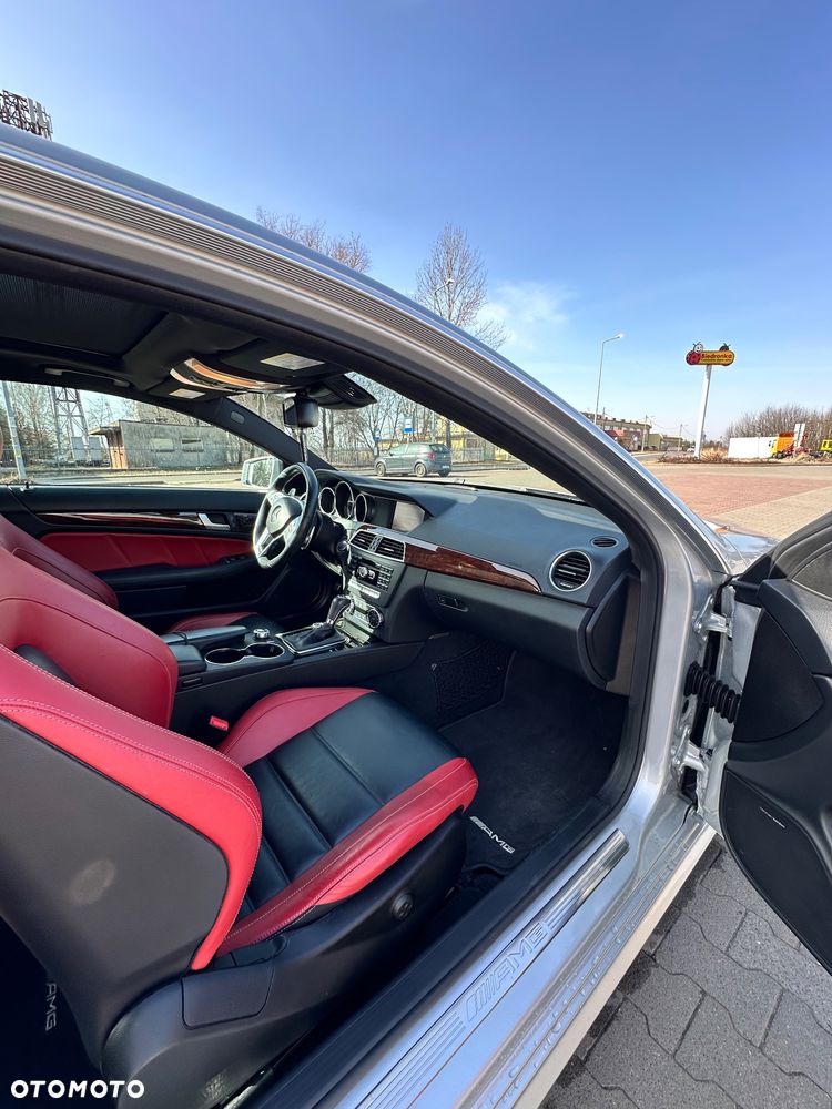 Mercedes-Benz Klasa C 63 AMG - 10