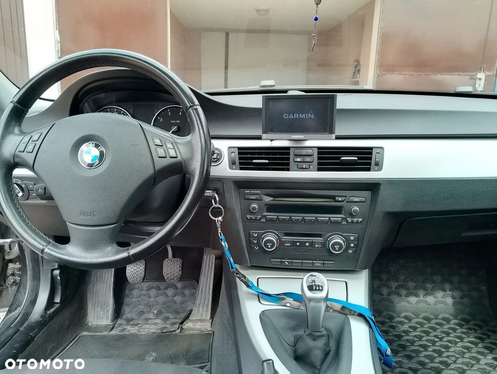 BMW Seria 3 318i - 7