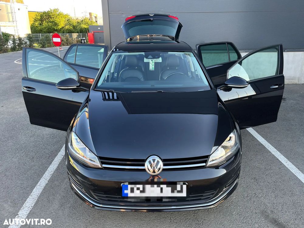 Volkswagen Golf - 1