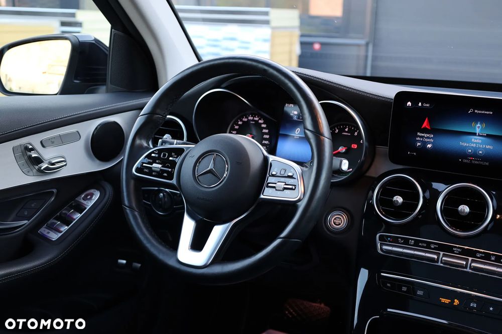Mercedes-Benz GLC 300 e 4Matic 9G-TRONIC - 31