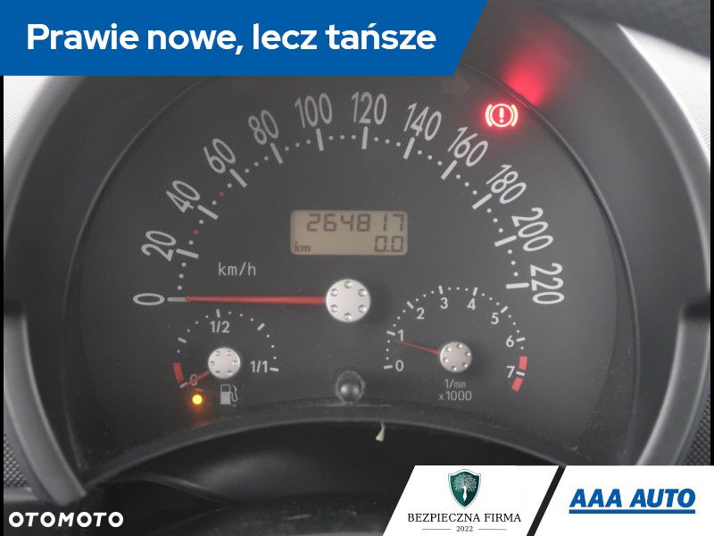Volkswagen New Beetle - 12
