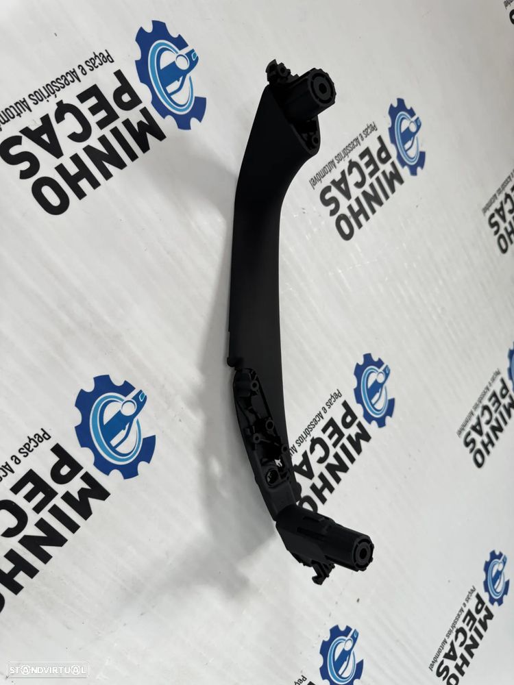 Puxador Frontal Esquerdo BMW Série 5 (G30/G31/G38/F90) preto - 2