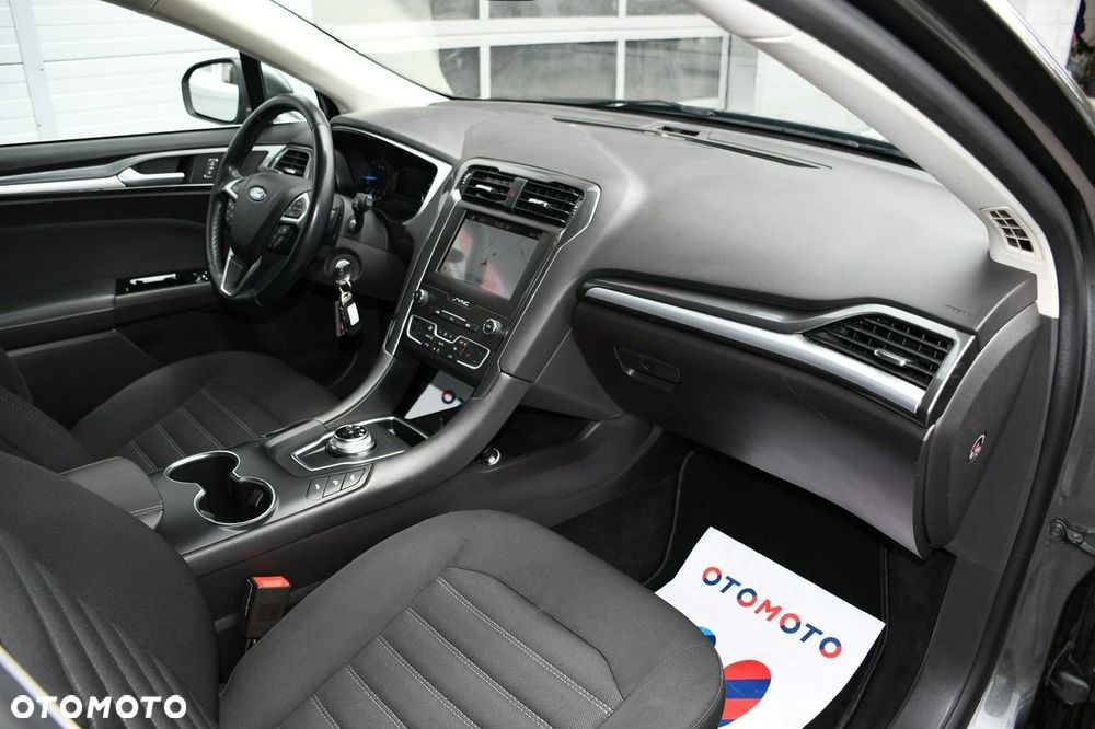 Ford Mondeo - 26