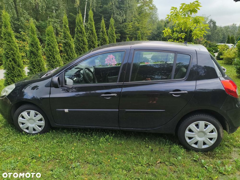 Renault Clio - 1
