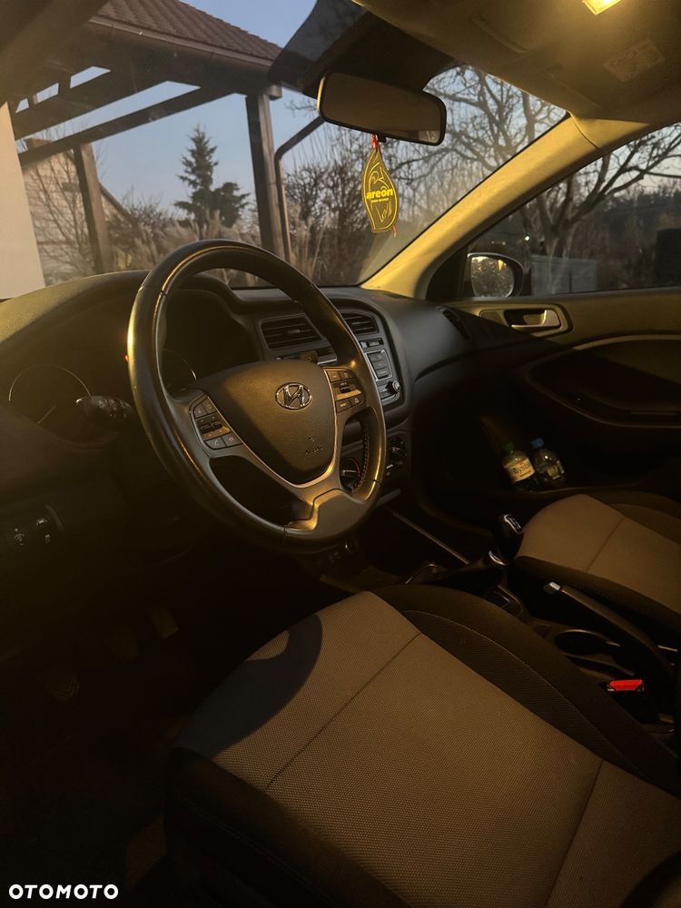 Hyundai i20 blue 1.2 Style - 9