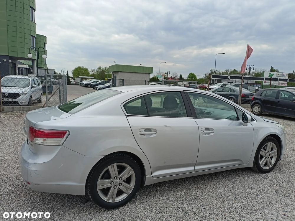 Toyota Avensis - 4