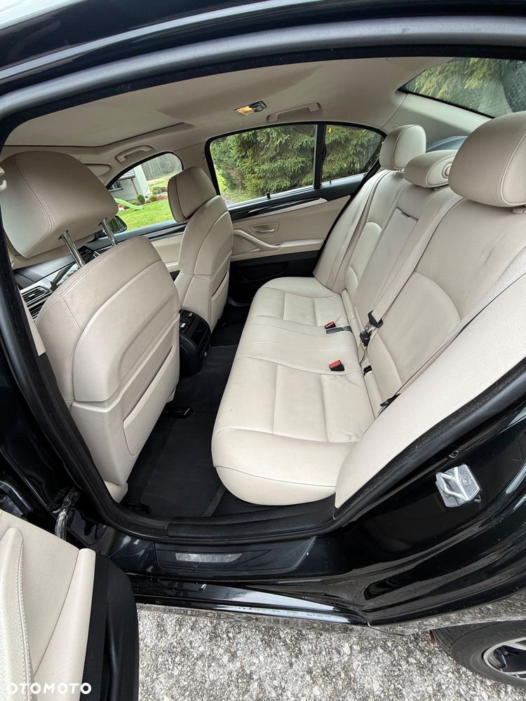 BMW Seria 5 525d xDrive - 8