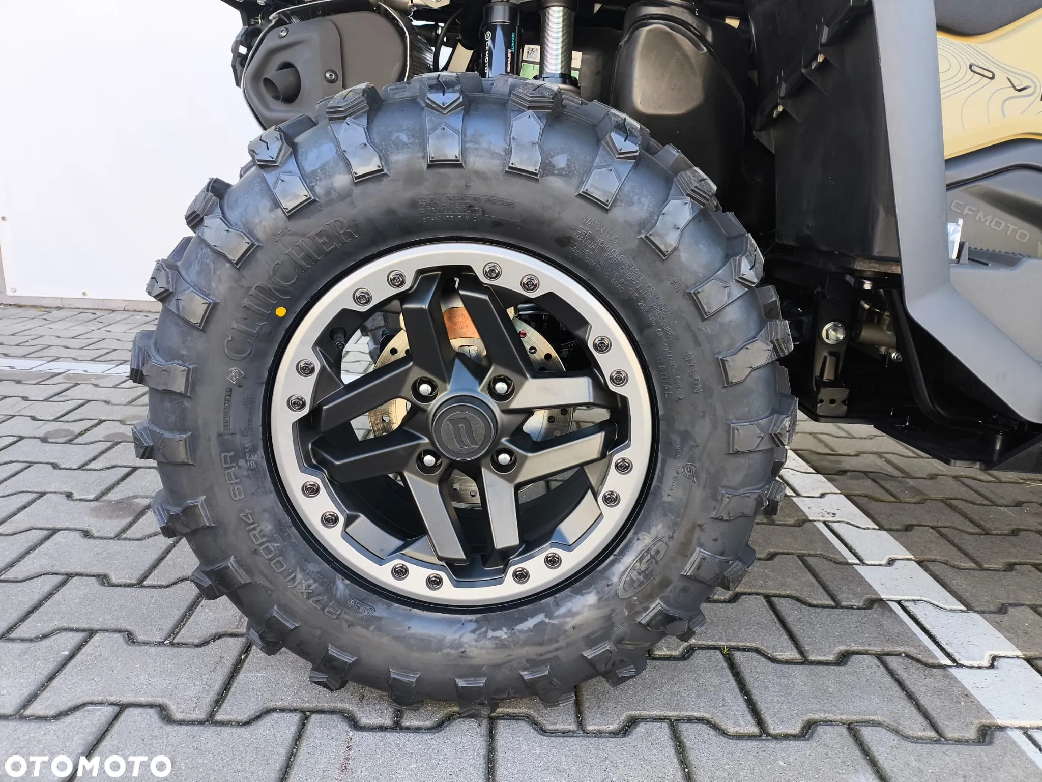 CFMoto CForce - 9