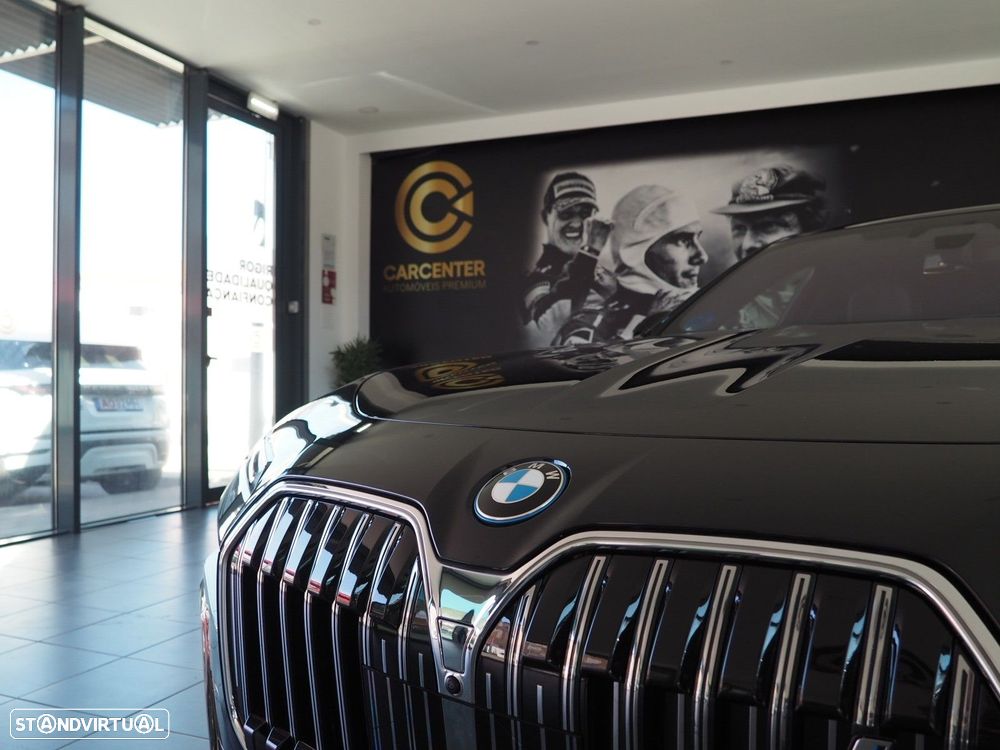 BMW i7 xDrive60 Pack Desportivo M - 3