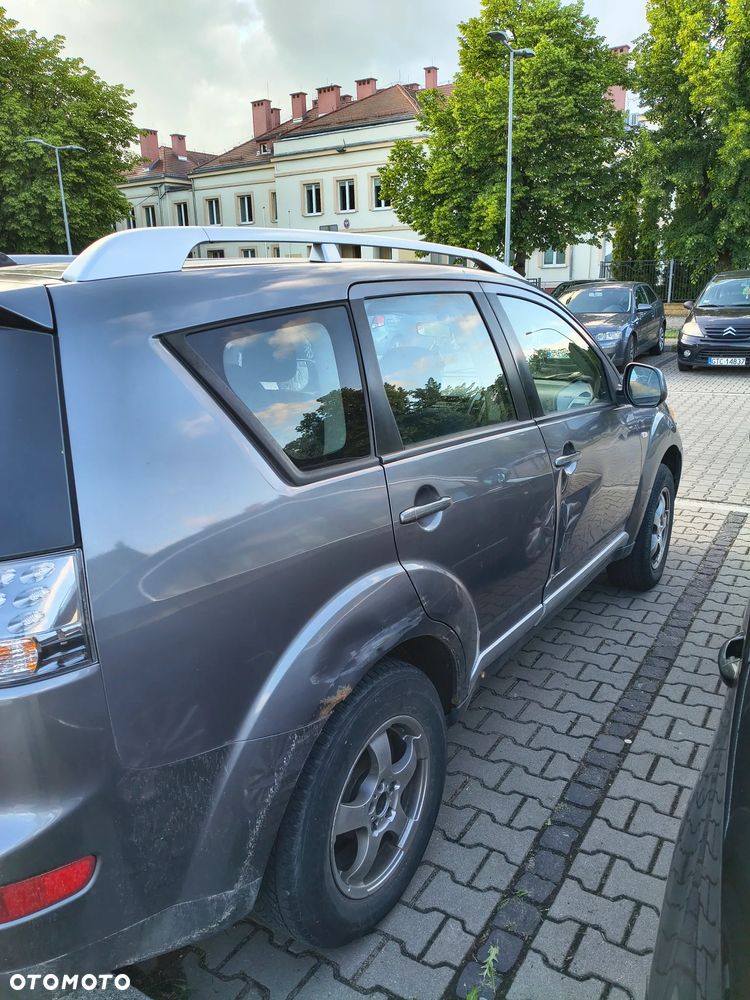 Mitsubishi Outlander 2.0 DID Instyle - 5