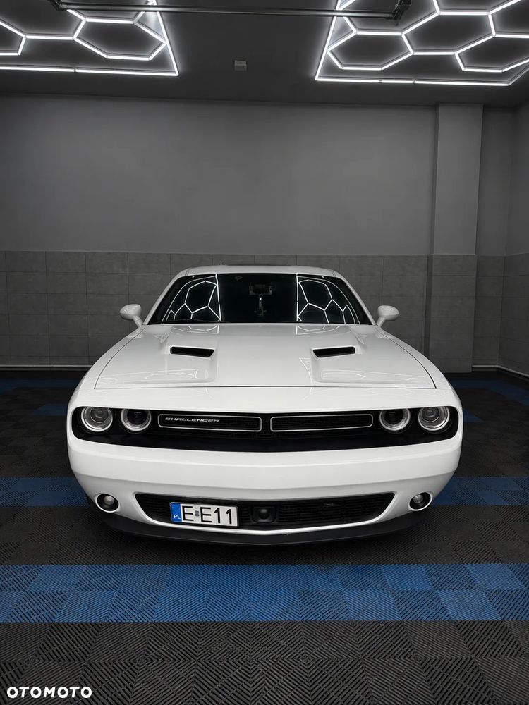Dodge Challenger Automatik SXT Plus - 1