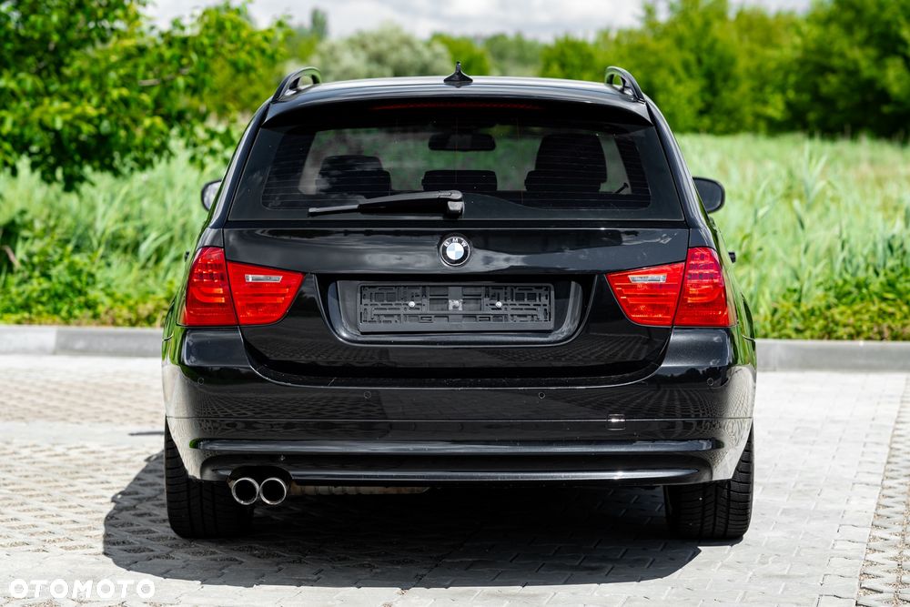 BMW Seria 3 325i xDrive Edition Exclusive - 8