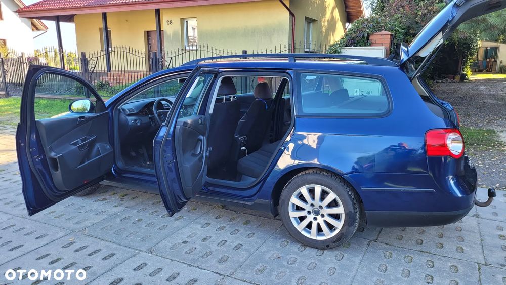 Volkswagen Passat 1.6 TDI DPF BlueMot Comfortline - 17