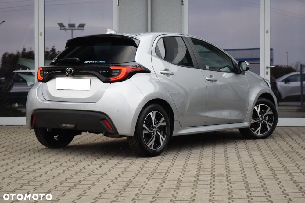 Toyota Yaris 2025 photo 2