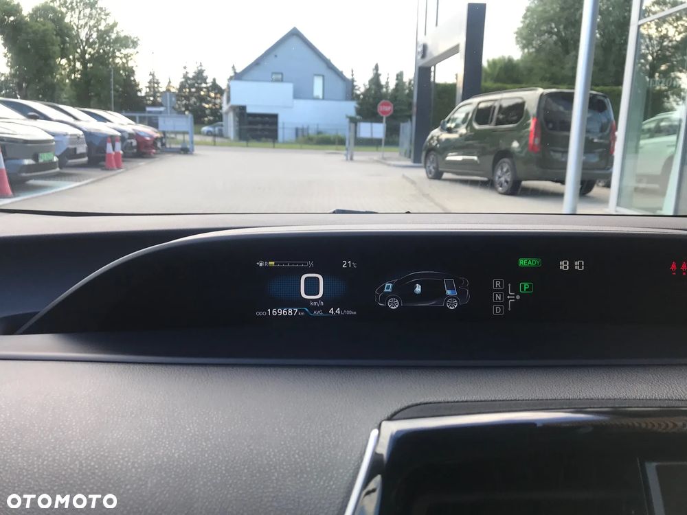 Toyota Prius 1.8 Hybrid Premium - 25