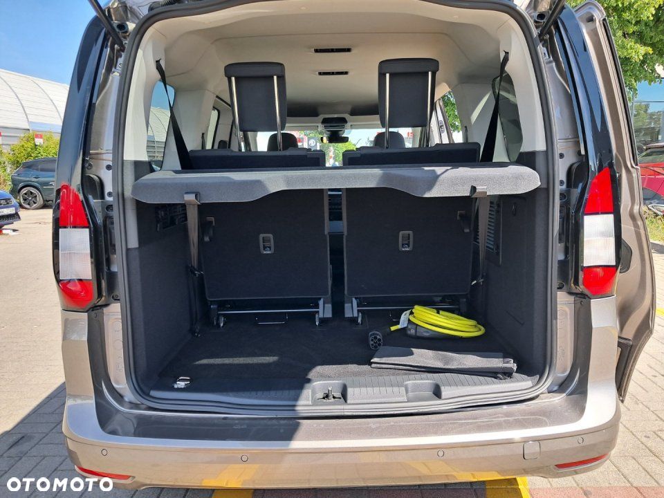 Ford Tourneo Connect - 8