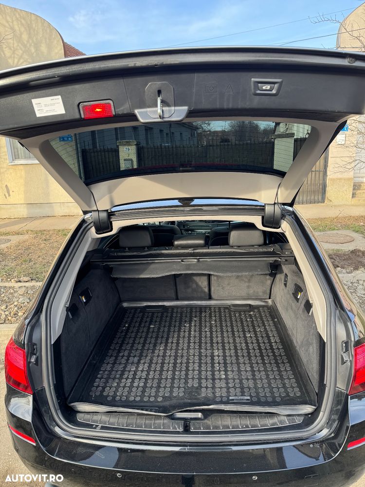 BMW Seria 5 525d xDrive - 14