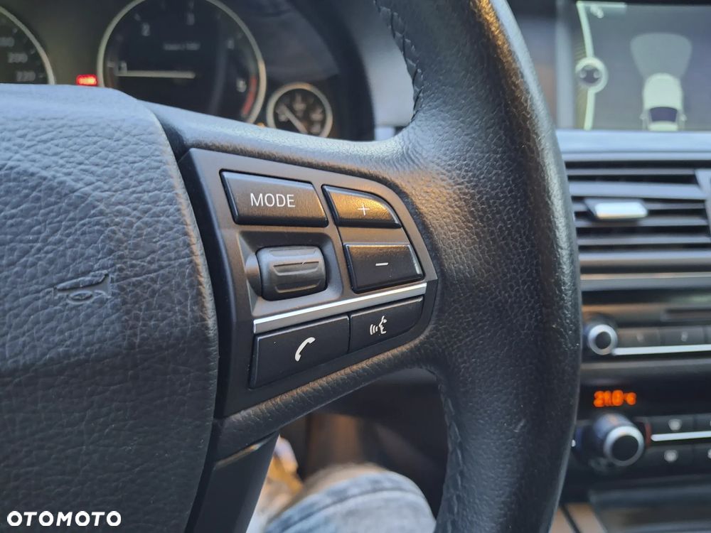 BMW Seria 5 520d - 24
