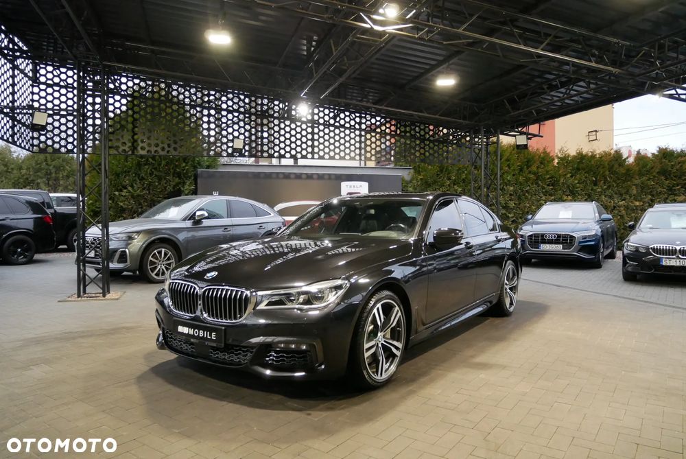 BMW Seria 7 750i xDrive - 1