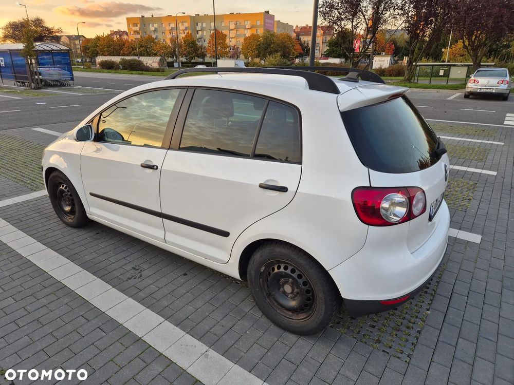 Volkswagen Golf Plus 1.9 TDI DSG Trendline - 11