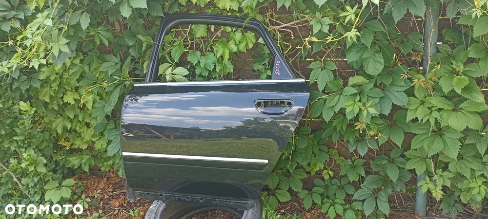 AUDI A8 D3 DRZWI TYLNE LEWE TYŁ KPL LZ9Y