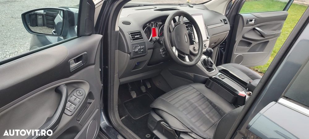 Ford Kuga 2.0 TDCi 2x4 Titanium - 23