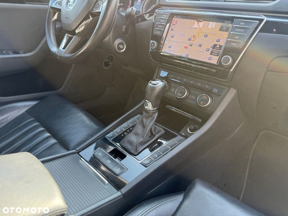Skoda Superb 2.0 TSI 4x4 L&K DSG - 35