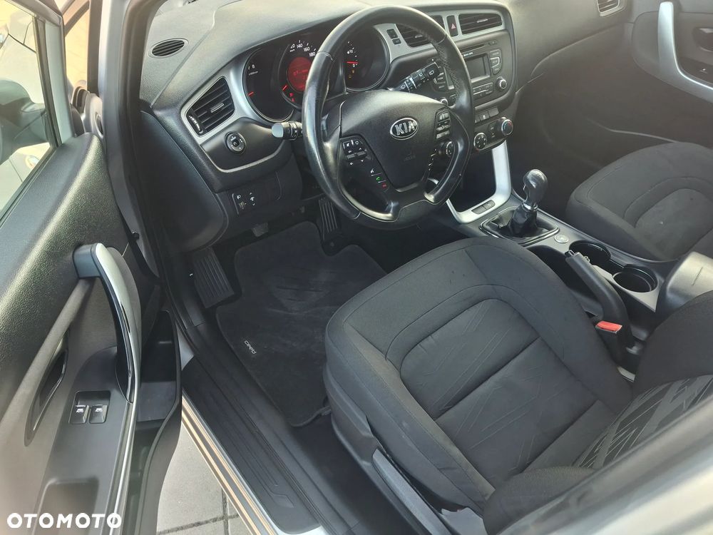 Kia Ceed 1.4 CVVT Dream Team Edition - 16