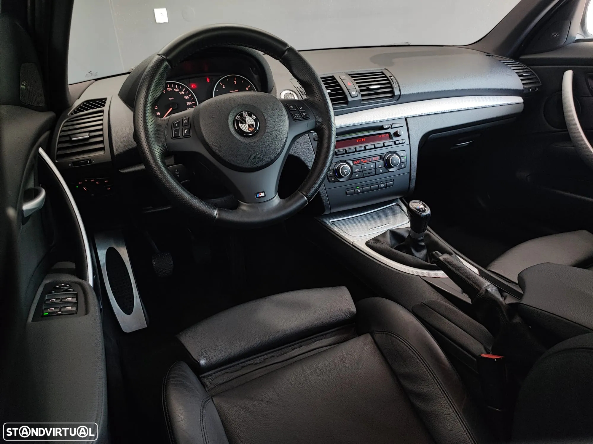 BMW 118 d Pack M - 32