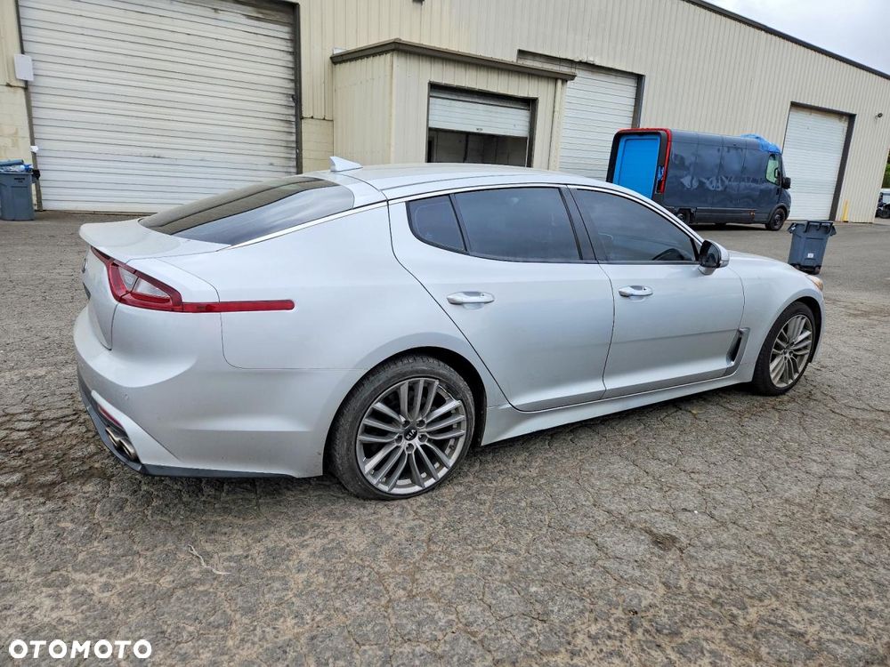Kia Stinger 2.0 T-GDI L - 4