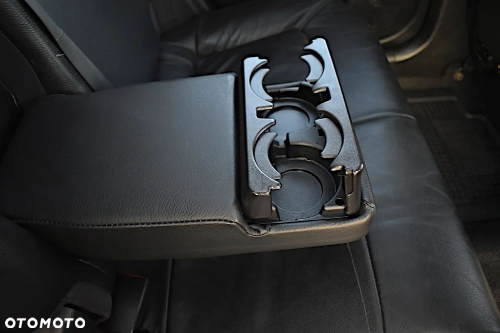 Mitsubishi Outlander 2.4 4WD Automatik Intense - 25