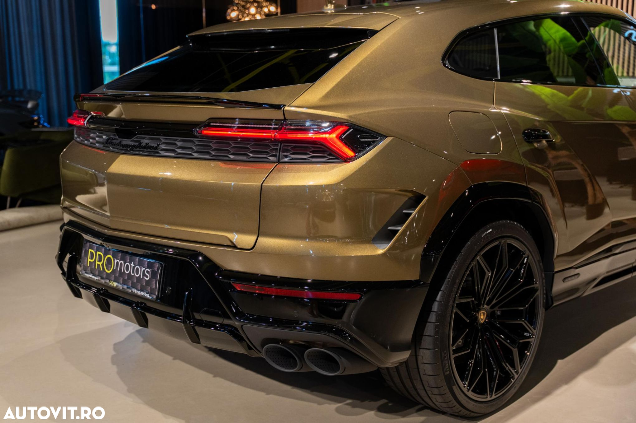 Lamborghini URUS - 36