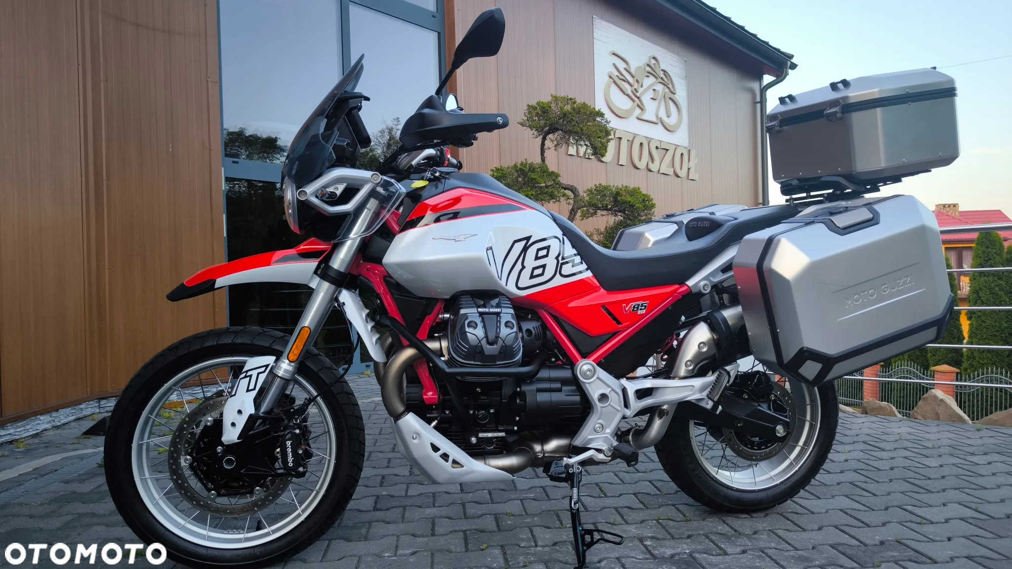 Moto Guzzi V85 - 3