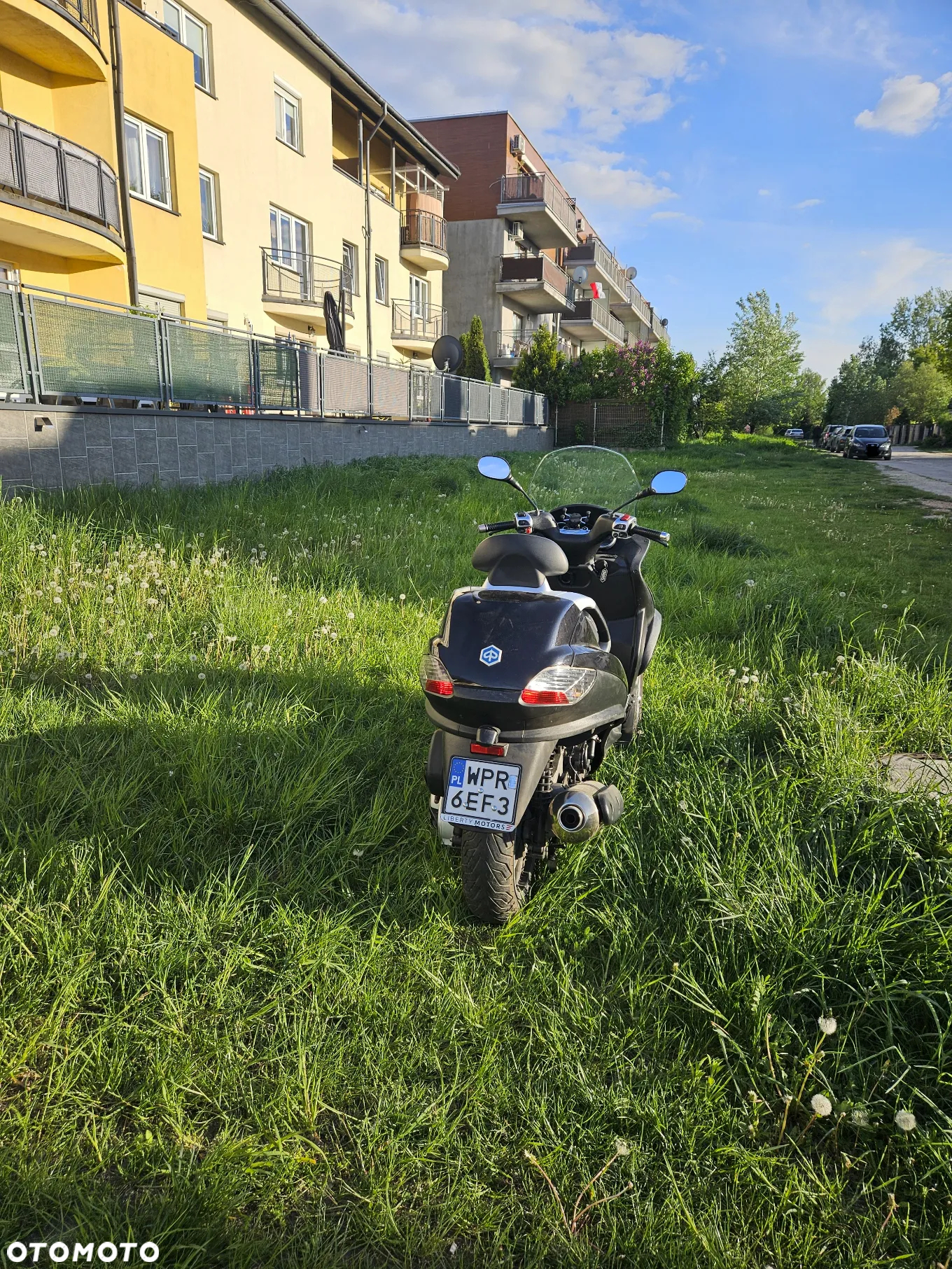 Piaggio MP-3 - 8