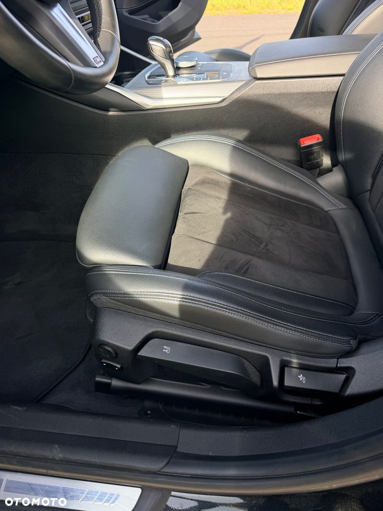 BMW Seria 3 320d xDrive M Sport Shadow sport - 17
