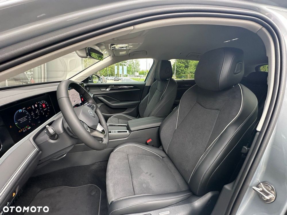 Volkswagen Passat - 12