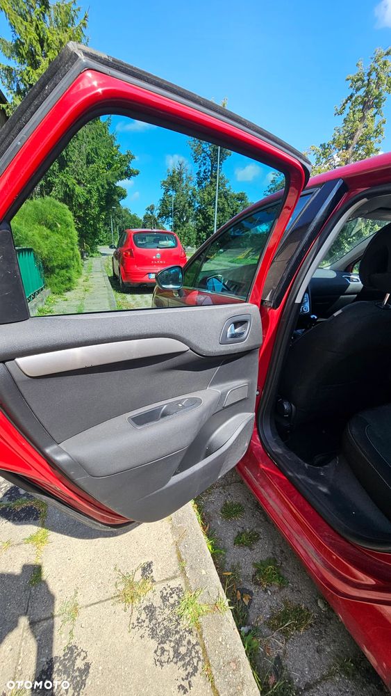 Citroën C4 1.6 HDi SX - 32