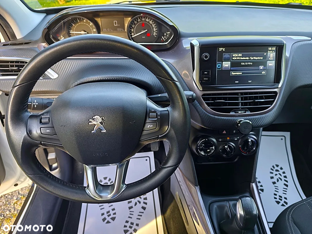 Peugeot 2008 1.2 Pure Tech Style - 11