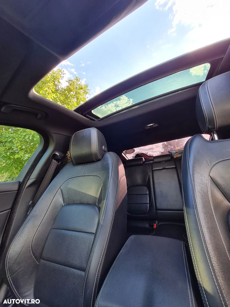 Jaguar XE 2.0 R-Sport - 24