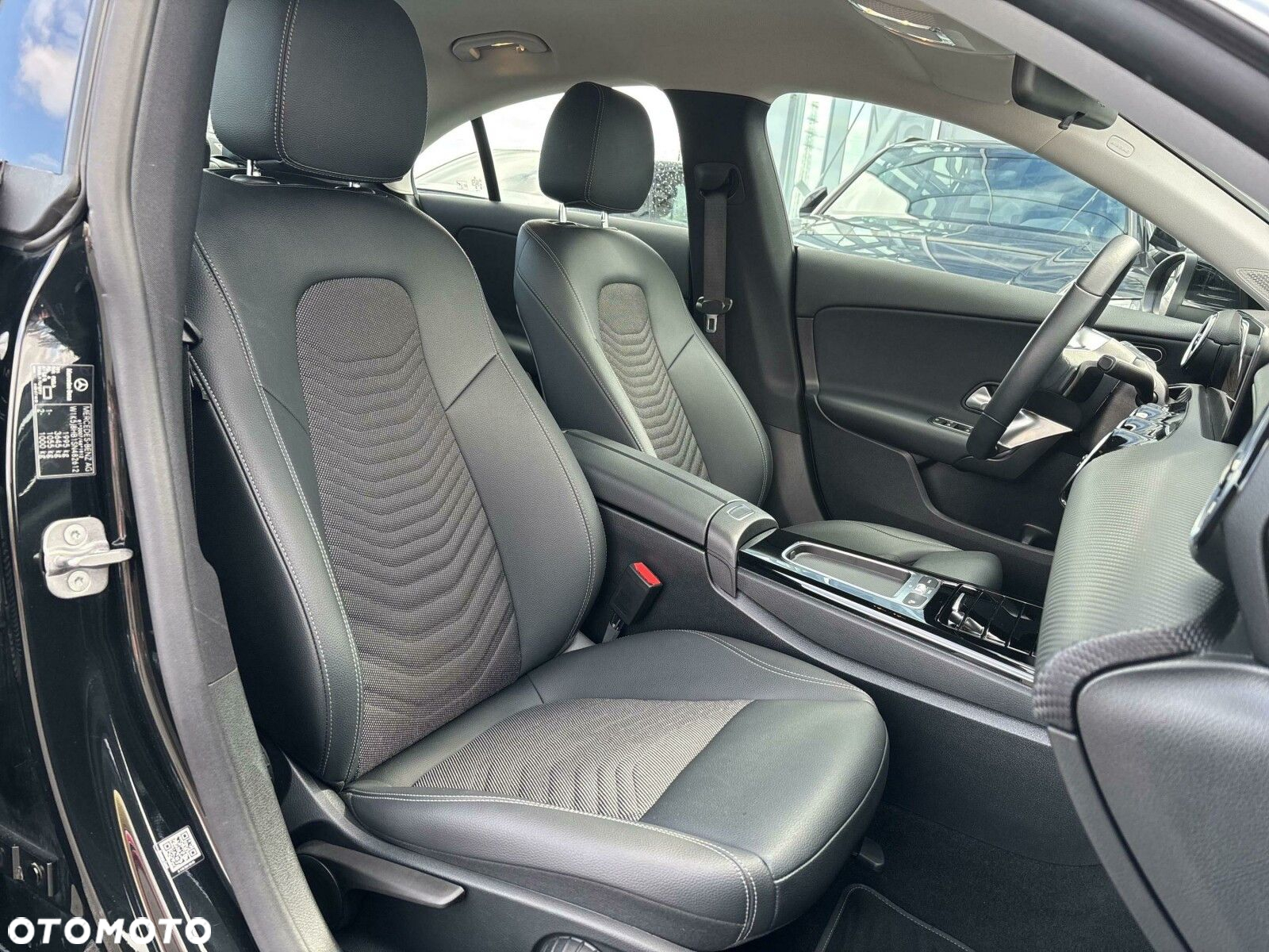 Mercedes-Benz CLA 200 Progressive 7G-DCT - 15