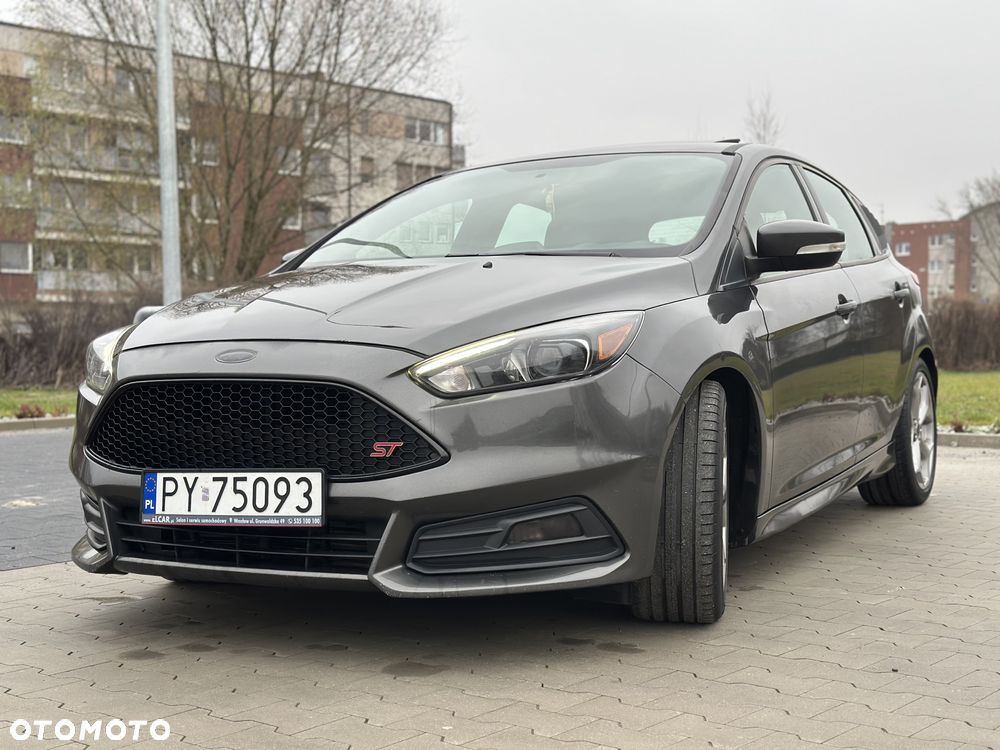 Ford Focus 2.0 EcoBoost ST - 8
