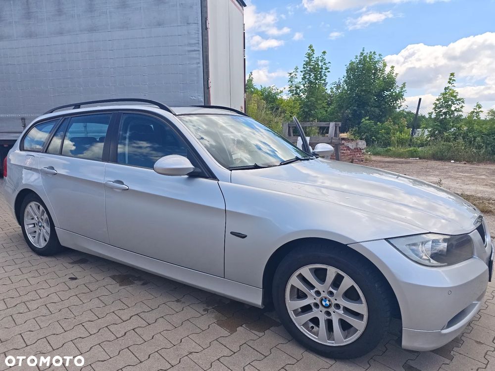 BMW Seria 3 320i - 3
