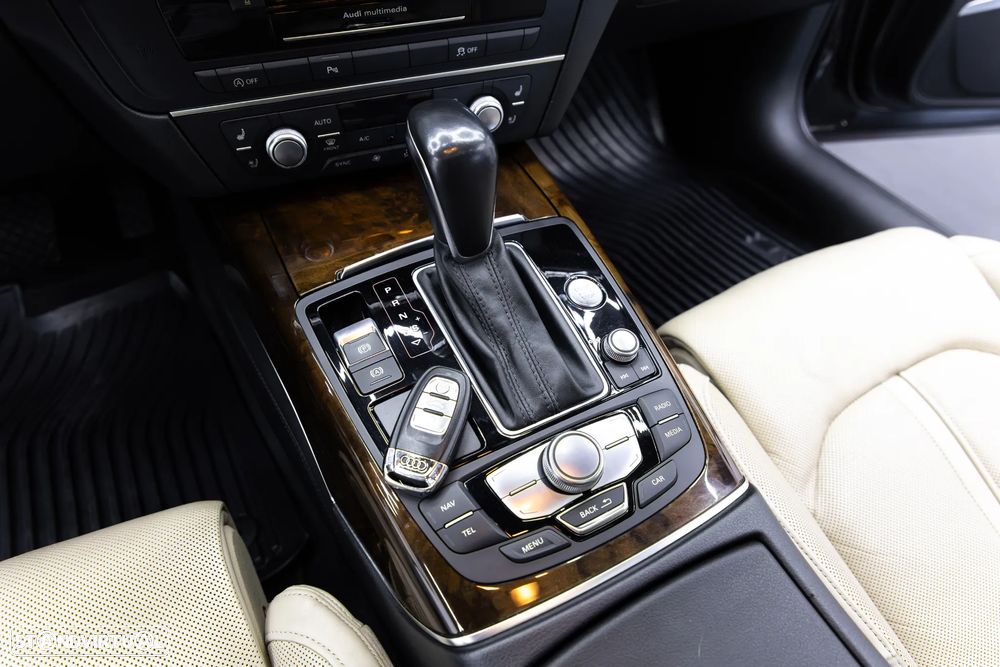 Audi A6 Avant 3.0 TDI V6 quattro S-line S tronic - 48