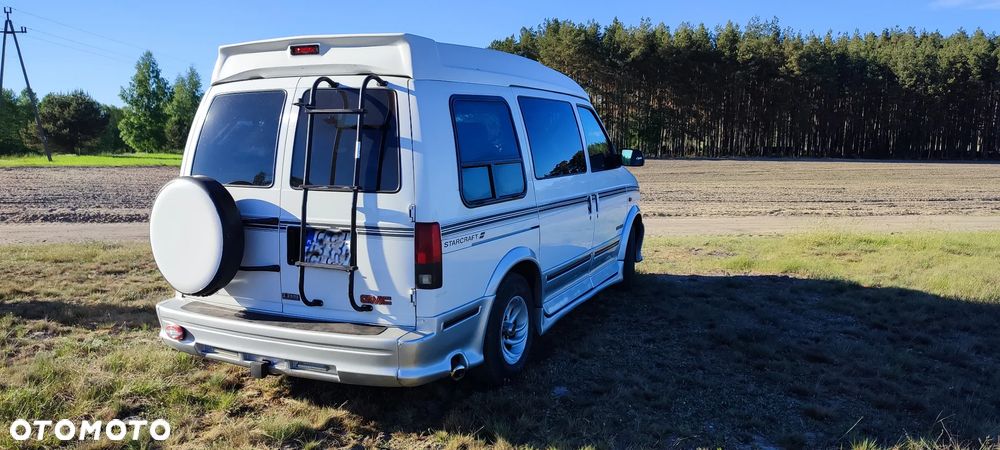 GMC Safari - 32