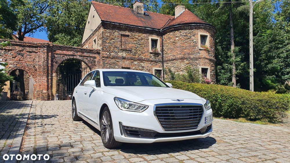 Hyundai Genesis - 1
