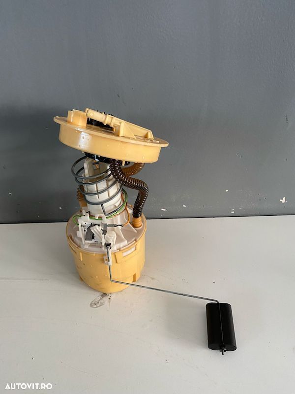 Pompa motorina VOLVO V50 2012 30794767 3M51-9275 - 2